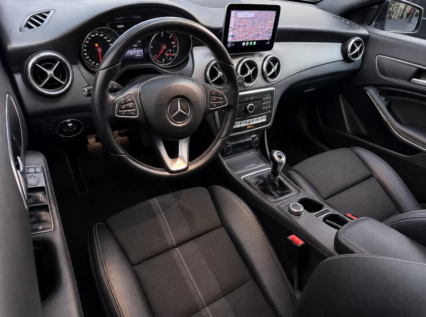 Mercedes-Benz CLA 180