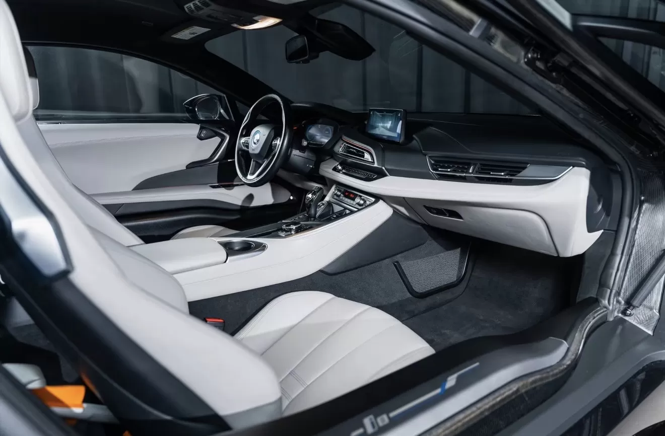 BMW i8