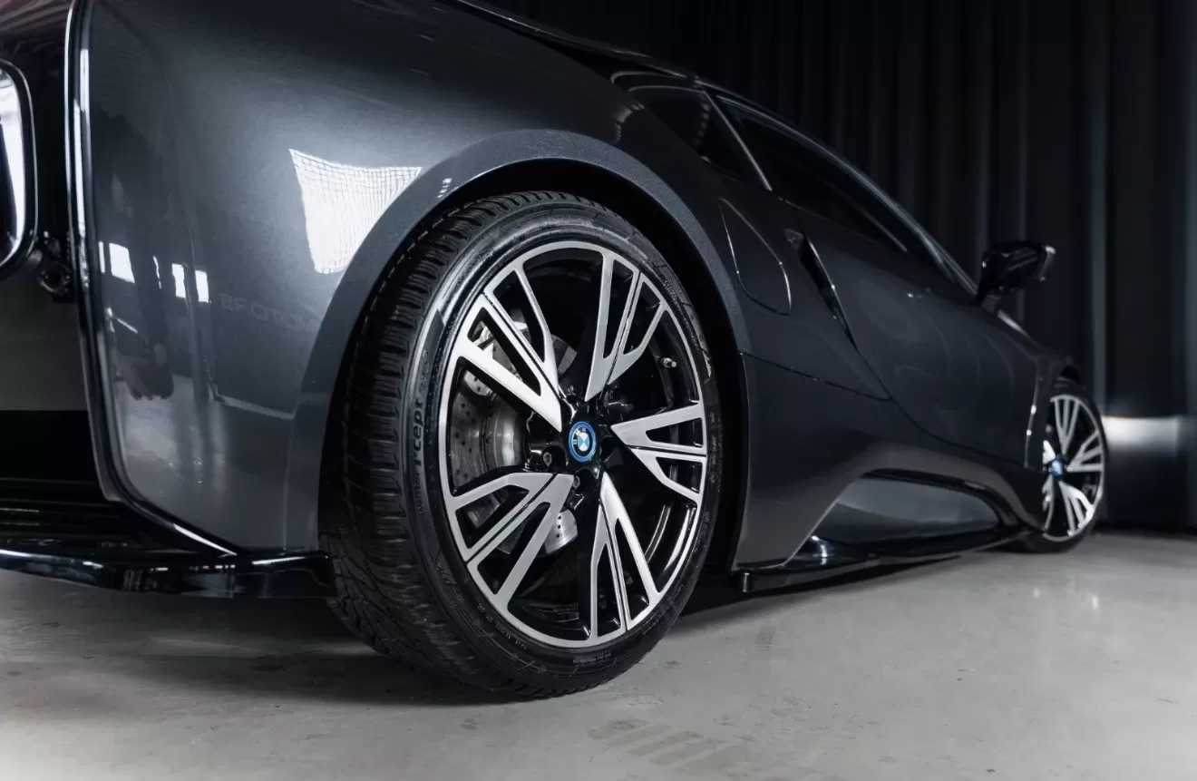 BMW i8
