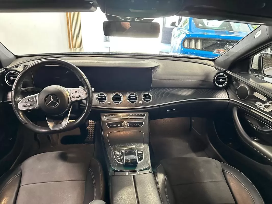 Mercedes-Benz E 300