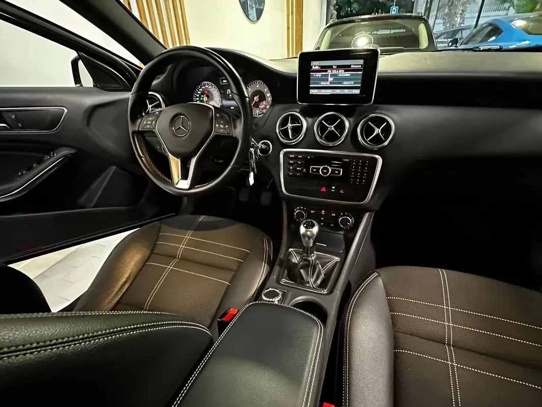 Mercedes-Benz A 180